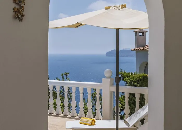 Zephyra Villa