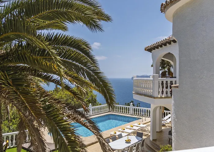 Zephyra Villa *