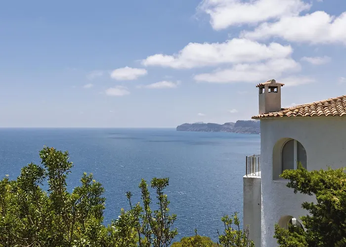 Zephyra Villa
